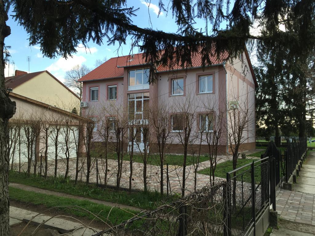 Platán Apartman Hajdúszoboszló Esterno foto
