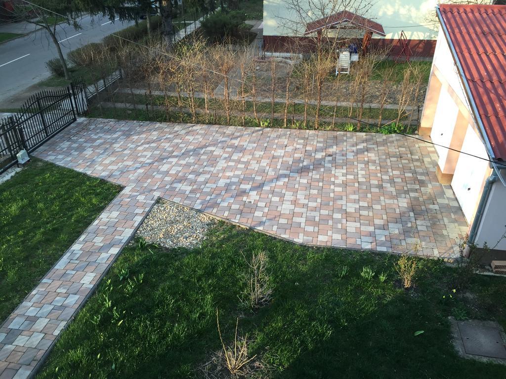 Platán Apartman Hajdúszoboszló Esterno foto